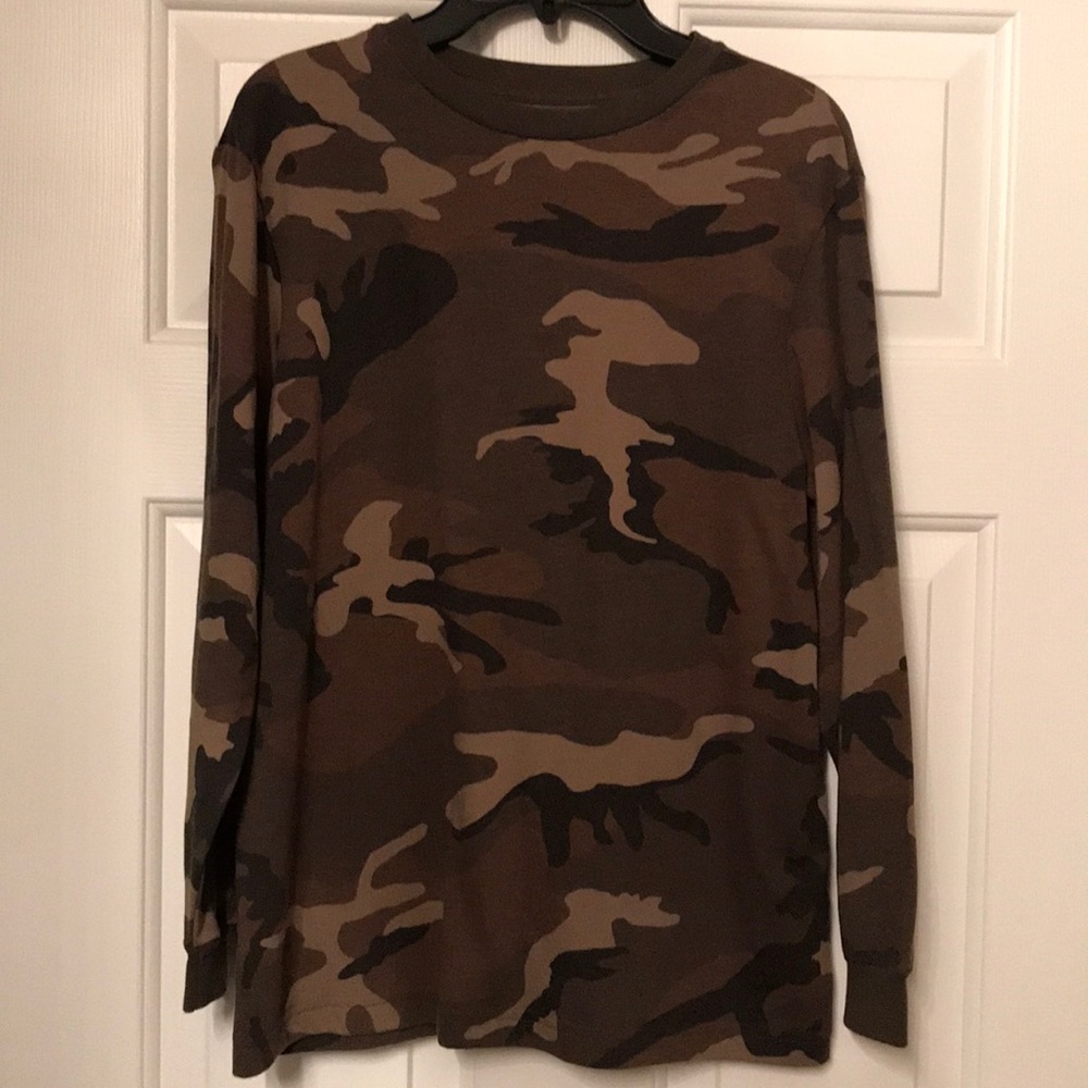 Old Navy Boys Camo Long Sleeve Tee